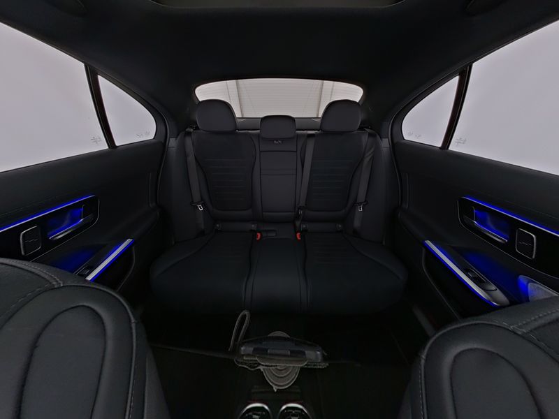 Mercedes-Benz C 300 e - 7