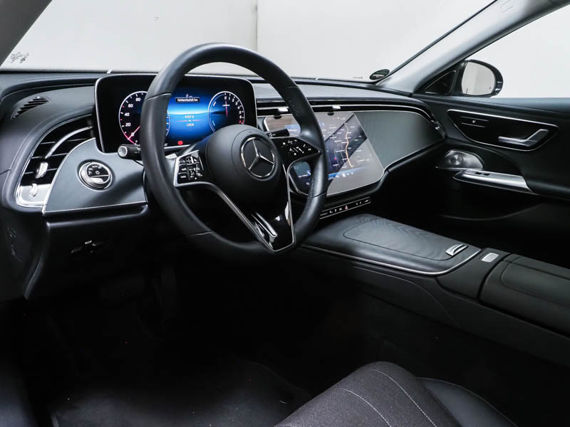 Mercedes-Benz E 300 e - 4