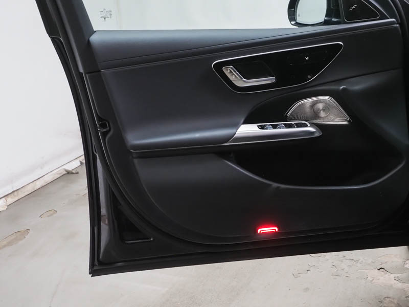 Mercedes-Benz E 300 e - 10