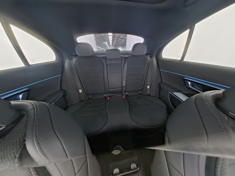 Mercedes-Benz E 200 - 5