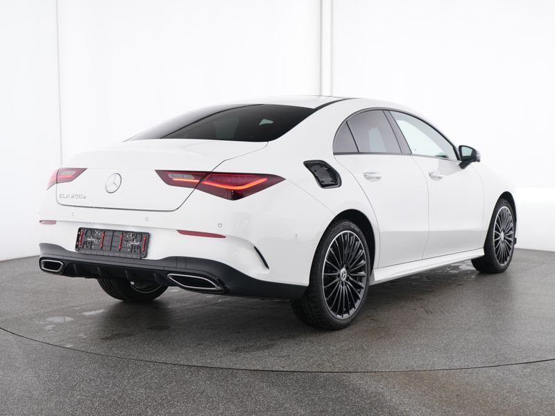Mercedes-Benz CLA 250 e - 2