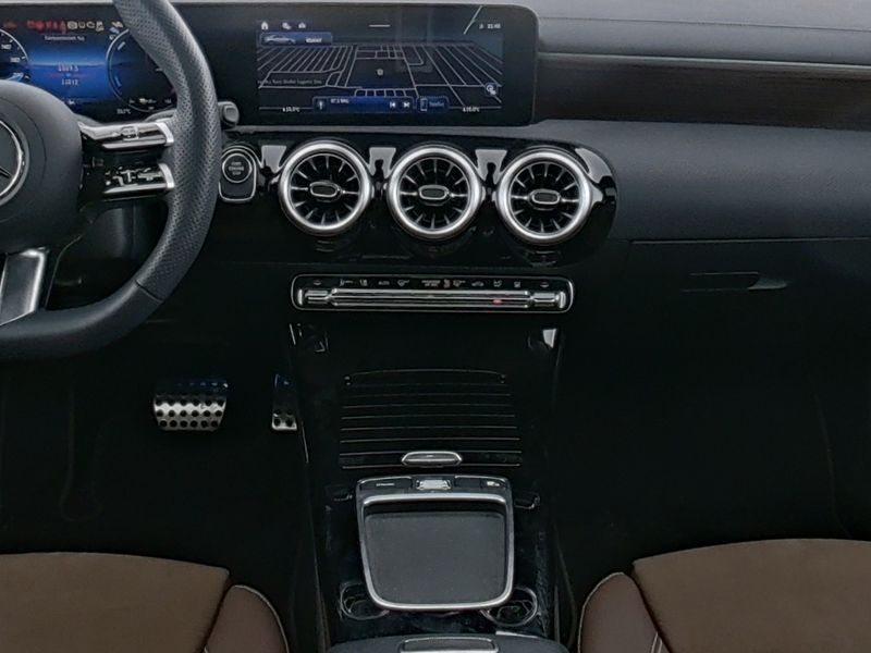 Mercedes-Benz CLA 250 e - 8
